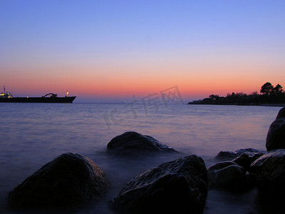 船在丹麦海岸搁浅。