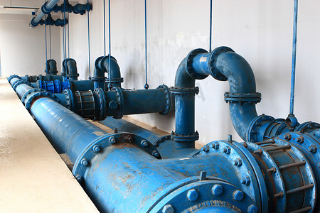 工厂内部摄影照片_“水泵站、工业内部和管道”