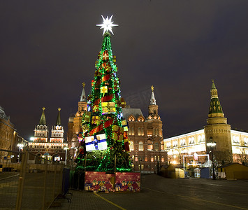 圣诞树亮摄影照片_《莫斯科，圣诞树》