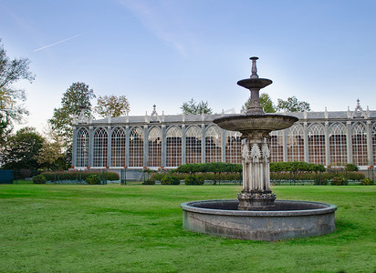 古典温室和喷泉