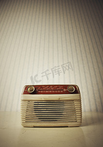 旧收音机摄影照片_旧收音机