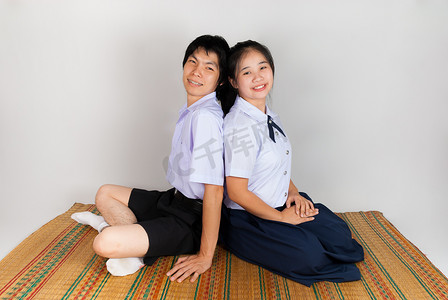 高中亚裔泰国学生的恋人