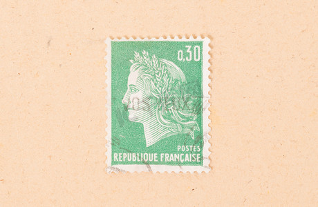 70年摄影照片_法国 — 大约 1970 年：在法国印刷的邮票显示肖像