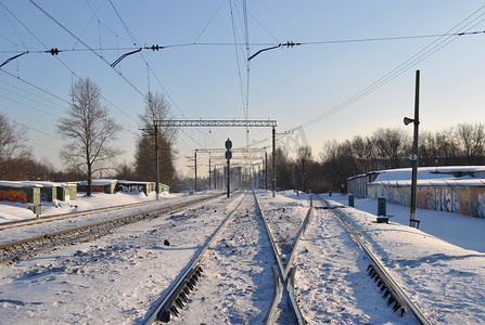 铁路钢轨摄影照片_冬季铁路