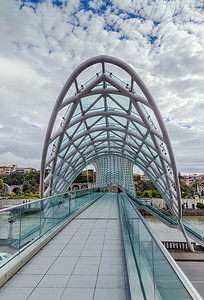 mtkvari摄影照片_格鲁吉亚第比利斯和平桥