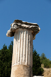 古希腊城市以弗所的离子柱