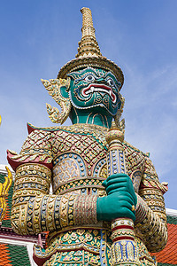 玉佛寺的巨型雕像