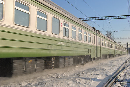 去火车摄影照片_冬天的火车