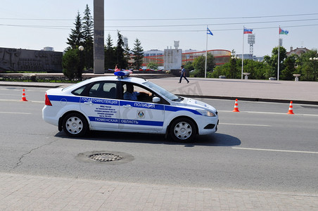 公共车摄影照片_“警察的车。交警。俄罗斯秋明。”