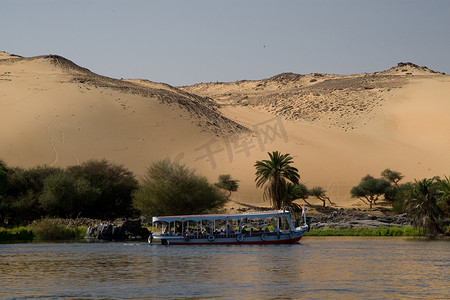 “埃及阿斯旺附近的尼罗河”