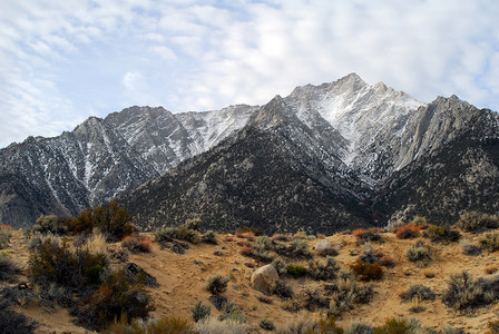 爆品特惠摄影照片_白雪皑皑的惠特尼山峰