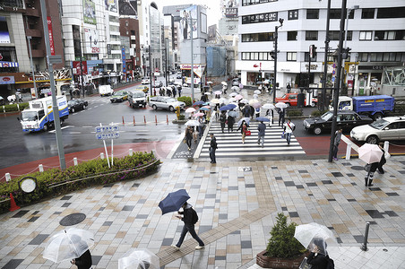 表参道摄影照片_多雨的东京