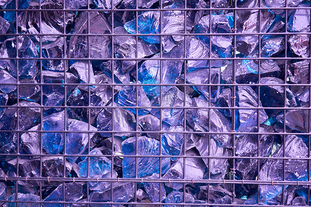 紫晶石摄影照片_蓝水晶矿物石。