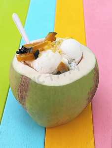 椰子冰淇淋配南瓜和玉米