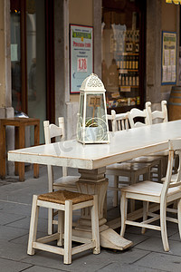 卤菜食欲摄影照片_户外餐厅餐桌