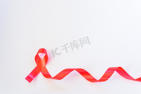红丝带支持 HIV、AIDS