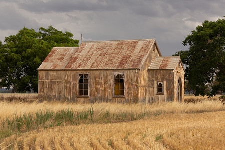 澳大利亚新南威尔士州农村的乡村旧废弃教堂