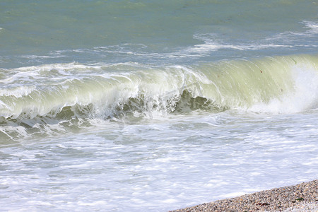 法国诺曼底海岸的波浪和浪花