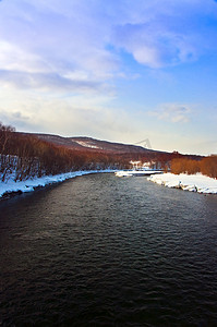 十二月壁纸摄影照片_冬天的河