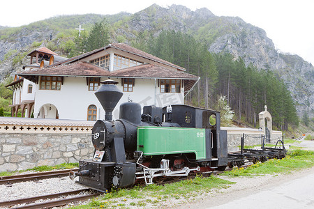 朋克赛博dj摄影照片_“多布伦修道院前的蒸汽机车，波斯尼亚和赫尔采格”