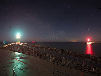 罗斯托克瓦尔内明德海港入口亮光防波堤塔