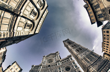 牛气冲天摄影照片_佛罗伦萨大教堂广场