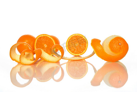 橙皮摄影照片_美味的橙子和橙皮