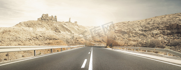 次世代场景摄影照片_沙漠公路场景