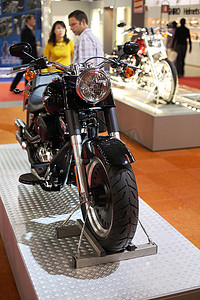 古头盔摄影照片_“EICMA，国际摩托车展览会”