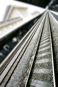 古典烫金边框摄影照片_古典火车站