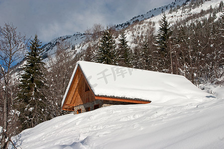 冬天房屋下雪摄影照片_冬天的阿尔卑斯山 - 2