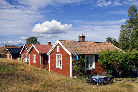 瑞典村庄 Holick 的传统红漆房屋