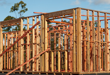 松木墙框架房屋结构