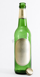 有冠封印的空的绿色啤酒瓶