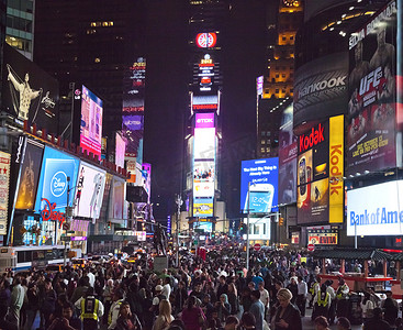 纽约城 - 9 月 28 日：时代广场，到处都是游客