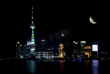 上海夜景与月亮