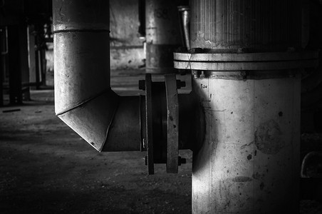 工业建筑生锈的旧管