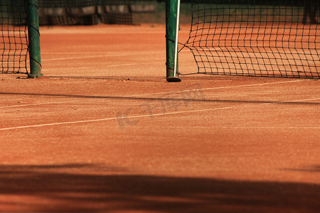 橙色风格图摄影照片_网球场