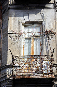 中式简约回纹菱格标题框摄影照片_第比利斯，卡劳巴尼地区传统雕刻阳台