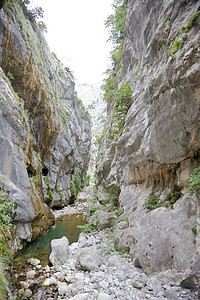 卡斯提尔摄影照片_河流峡谷