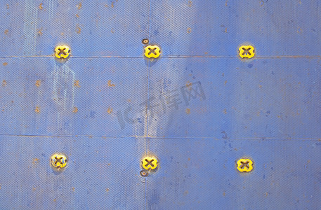 蓝色涂漆金属的彩色渡轮甲板地板