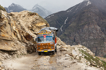 印度喜马拉雅山 Manali-Leh 路与卡车