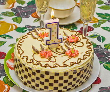 蛋糕周年摄影照片_孩子一周年的生日蛋糕