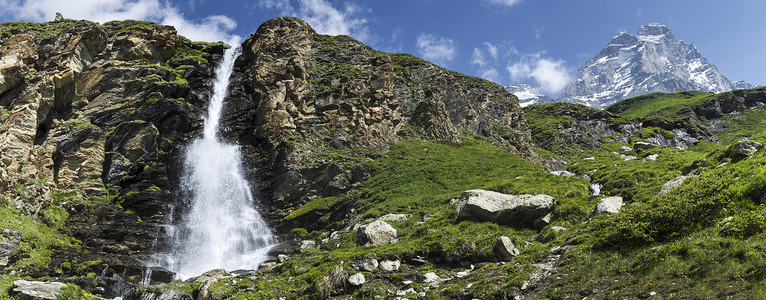 瀑布和切尔维诺山，Valtournenche