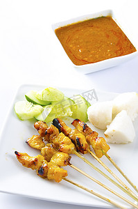 烤肉生菜摄影照片_鸡肉沙爹马来西亚食品