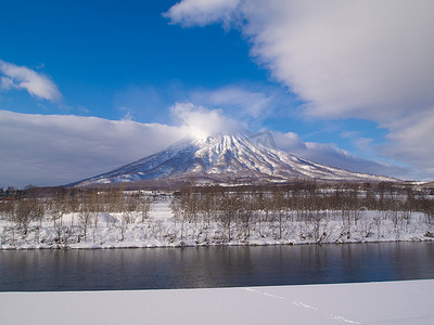 北海道的小富士羊蹄山