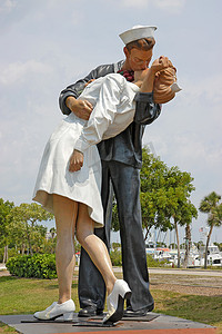 佛罗里达州萨拉索塔的无条件投降雕像