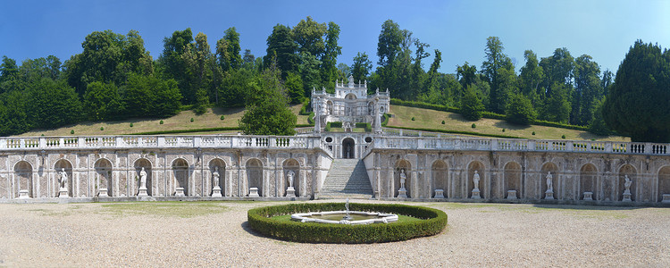 公园别墅摄影照片_意大利都灵 Villa della Regina（皇后别墅）的花园