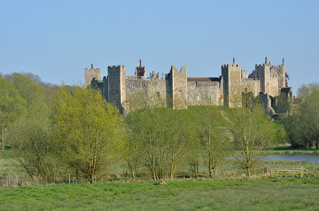 建筑远景摄影照片_Framlingham 城堡的远景