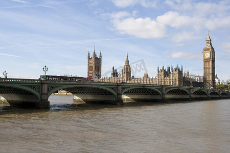 英国伦敦大本钟摄影照片_伦敦大本钟和威斯敏斯特桥